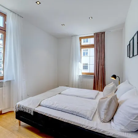 Kaza Guesthouse, Centrally Located 2 & 3 Bedroom In Lejlighed *