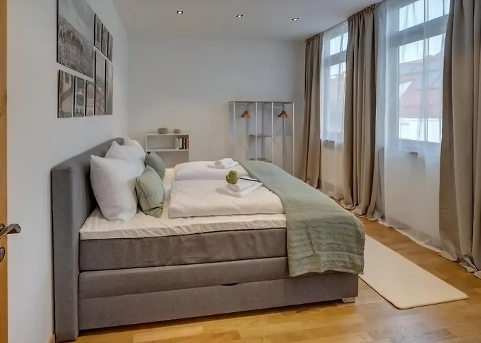 Kaza Guesthouse, Centrally Located 2 & 3 Bedroom In Augsburg