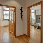 Kaza Guesthouse, Centrally Located 2 & 3 Bedroom In * اوغسبورغ