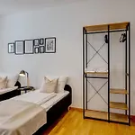 Kaza Guesthouse, Centrally Located 2 & 3 Bedroom In اوغسبورغ
