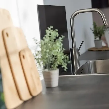 Kaza Guesthouse, Centrally Located 2 & 3 Bedroom In * Augsburg