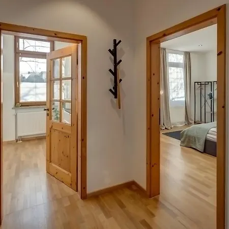 Kaza Guesthouse, Centrally Located 2 & 3 Bedroom In * Aψβούργη