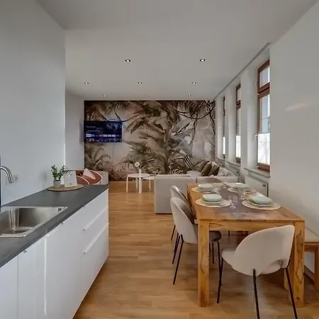 Kaza Guesthouse, Centrally Located 2 & 3 Bedroom In * Augsburg