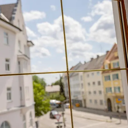 Apartment Kaza Guesthouse, Centrally Located 2 & 3 Bedroom In