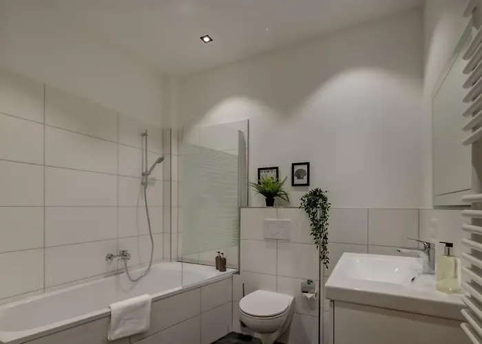 Kaza Guesthouse, Centrally Located 2 & 3 Bedroom In Augsburg