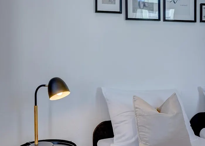 Appartement Kaza Guesthouse, Centrally Located 2 & 3 Bedroom In