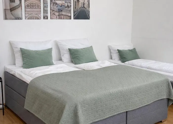 Kaza Guesthouse, Centrally Located 2 & 3 Bedroom In Appartement